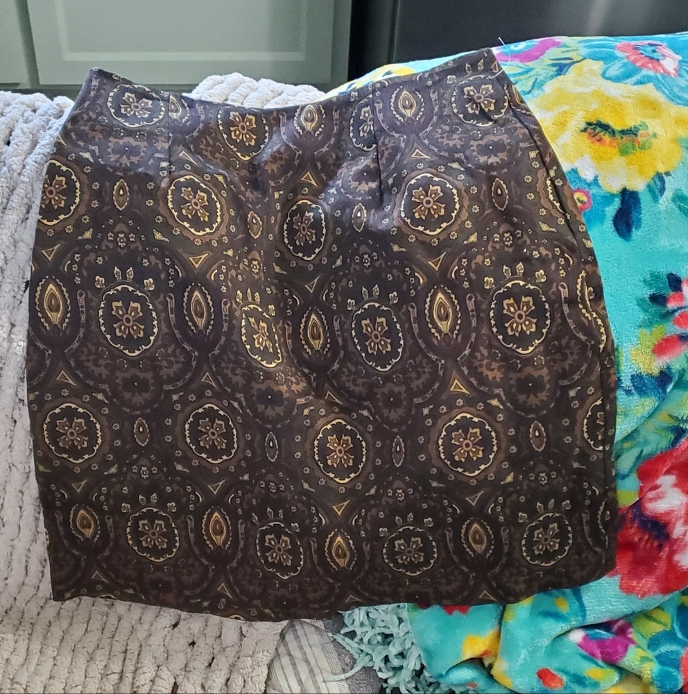 Briggs New York Brown and Gold Mini Skirt